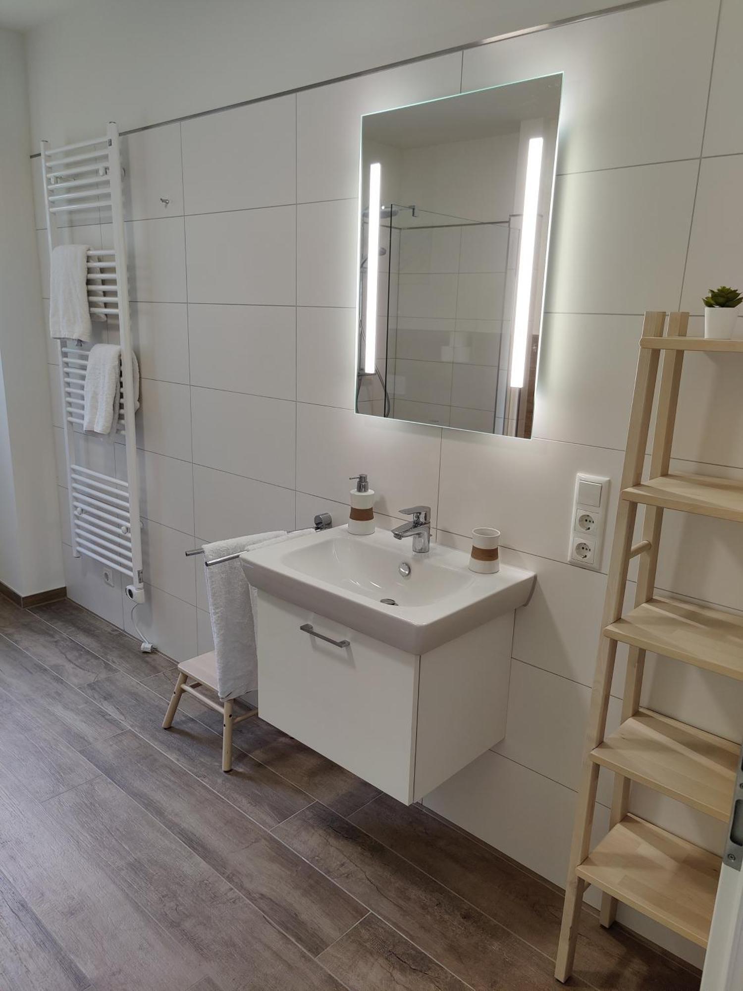 Haus Albatros Eg - Exklusive Fewo Fuer 4 Personen Dangast Exterior photo